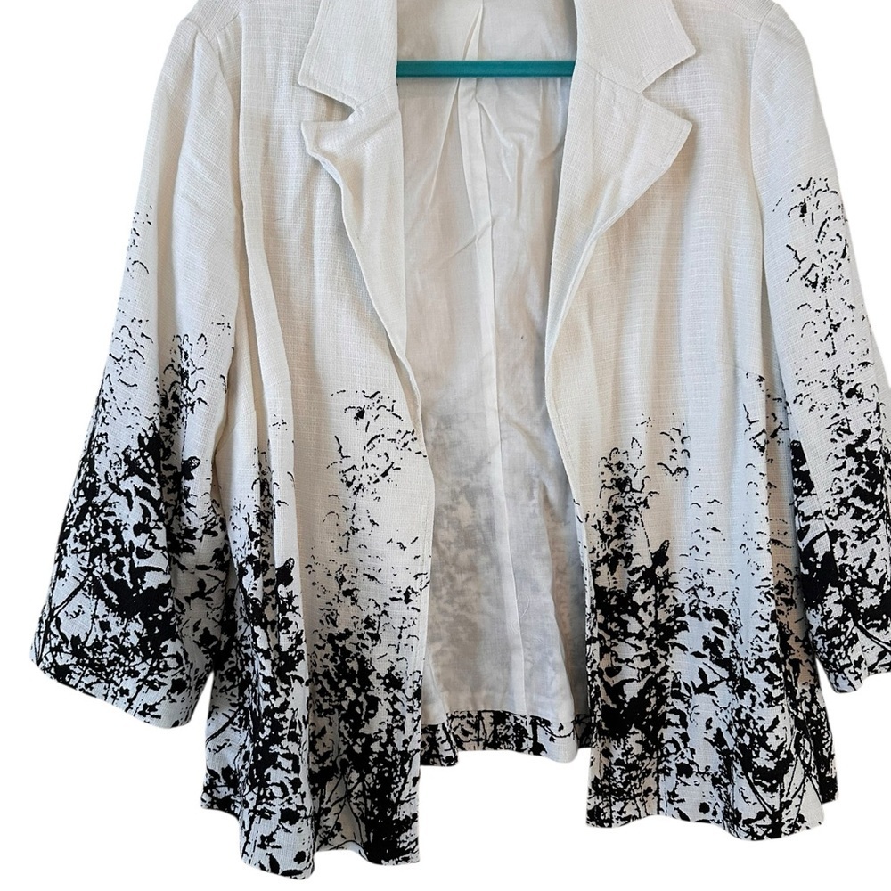 Coldwater Creek White and Black Blazer